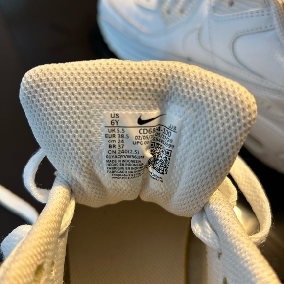 Nike Airmax 90 Sneakers Men size 6 White/White/Metallic - Picture 4 of 6